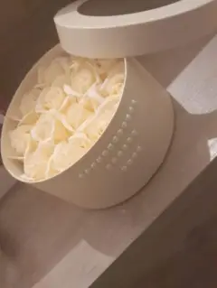 Cream Soap Rose Hatbox Flowers