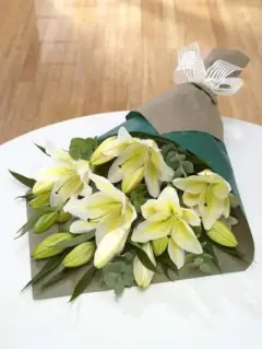 mumma likes lilys only