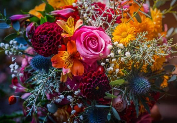 dartford florist rich christmas bouquet