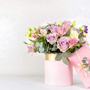Beautiful,Bouquet,Of,Flowers,In,Round,Box,And,Pink,Gift