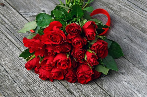 10 Red Roses to say I love you