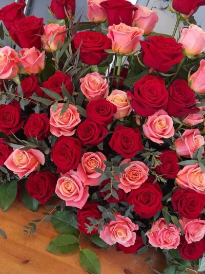 Pure Luxury 100 Rose Display